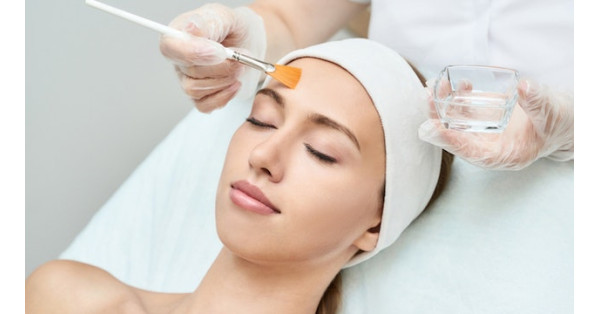 Peeling cosmetico: cos’è, effetti e risultati Peeling cosmetico: cos’è, effetti e risultati